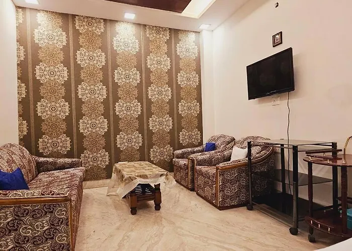 Hostmystay-2Bhk Amarcolny Market