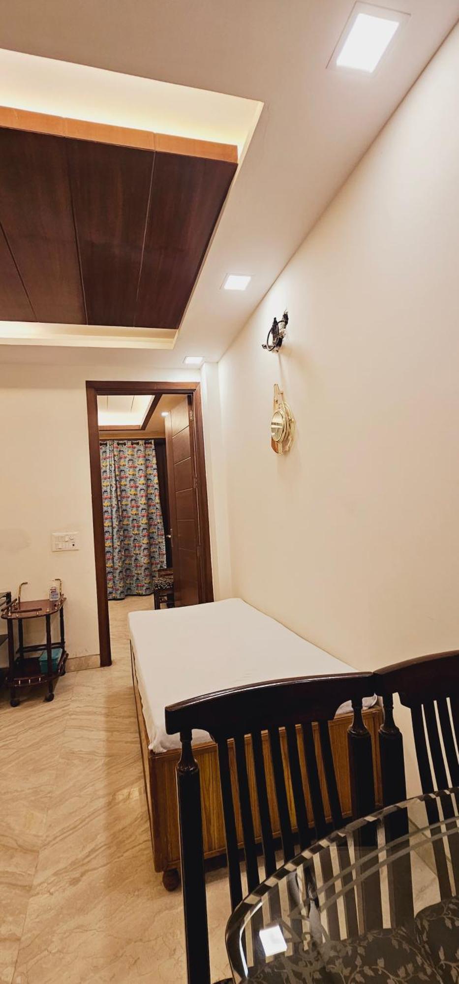 Hostmystay-2bhk Amarcolny Market Apartment New Delhi